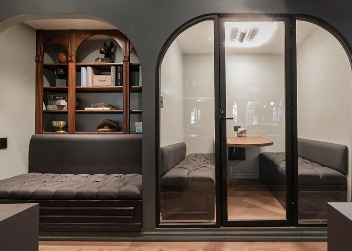 Luxury Shared Mixed Хостел *